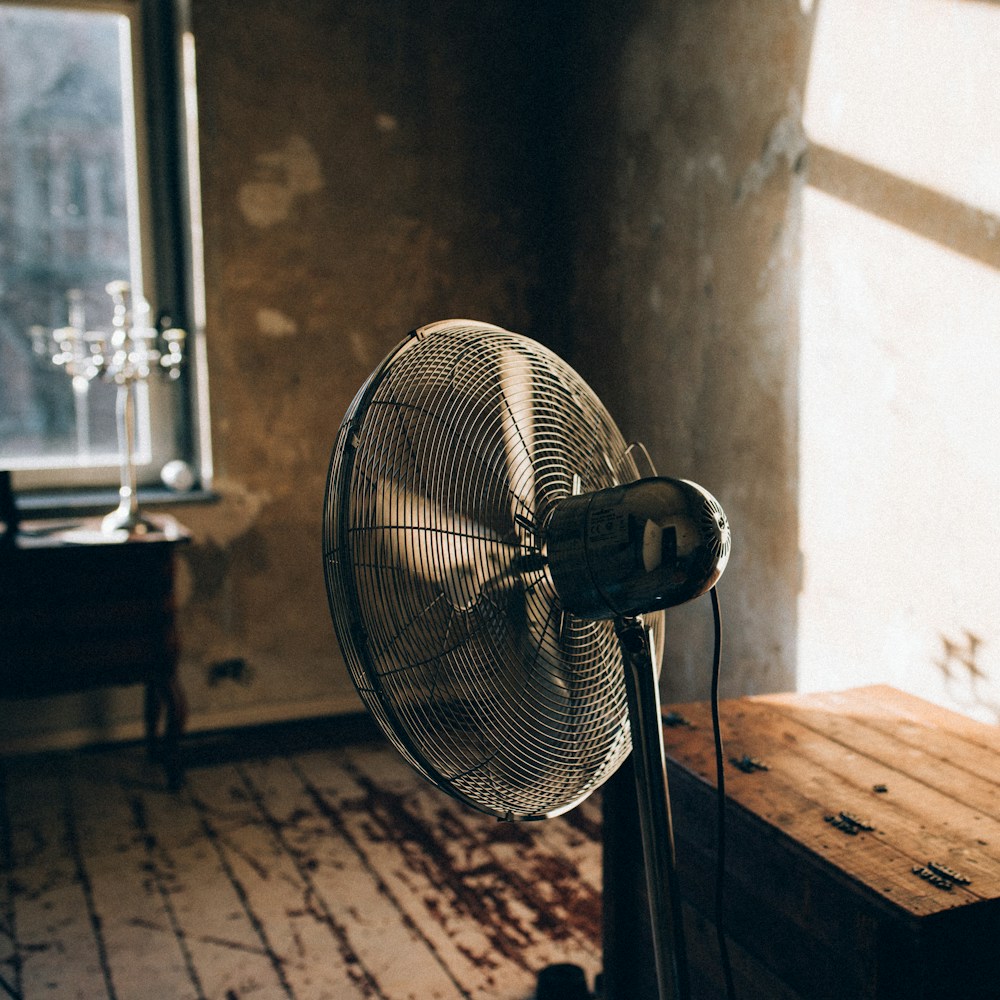 Ventilador de pie 18" con control remoto